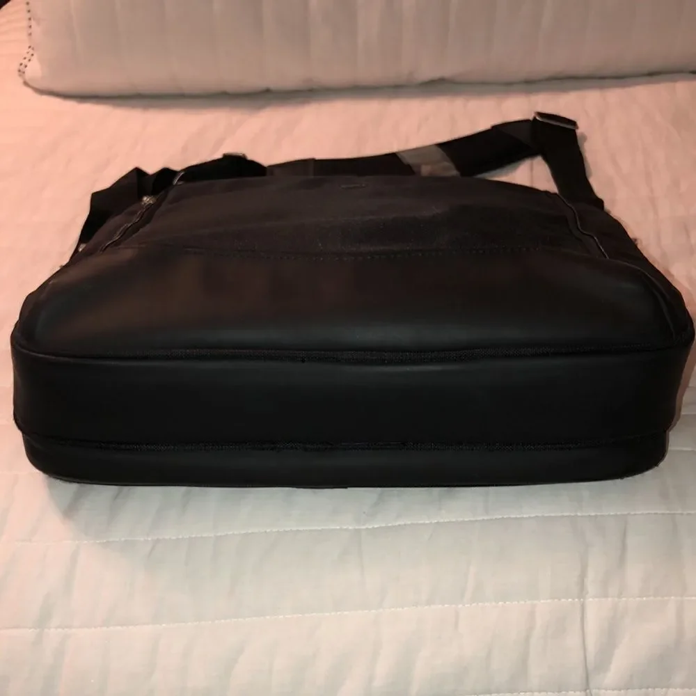Dell Tech Padded Laptop Travel Bag with a Crossbody Strap